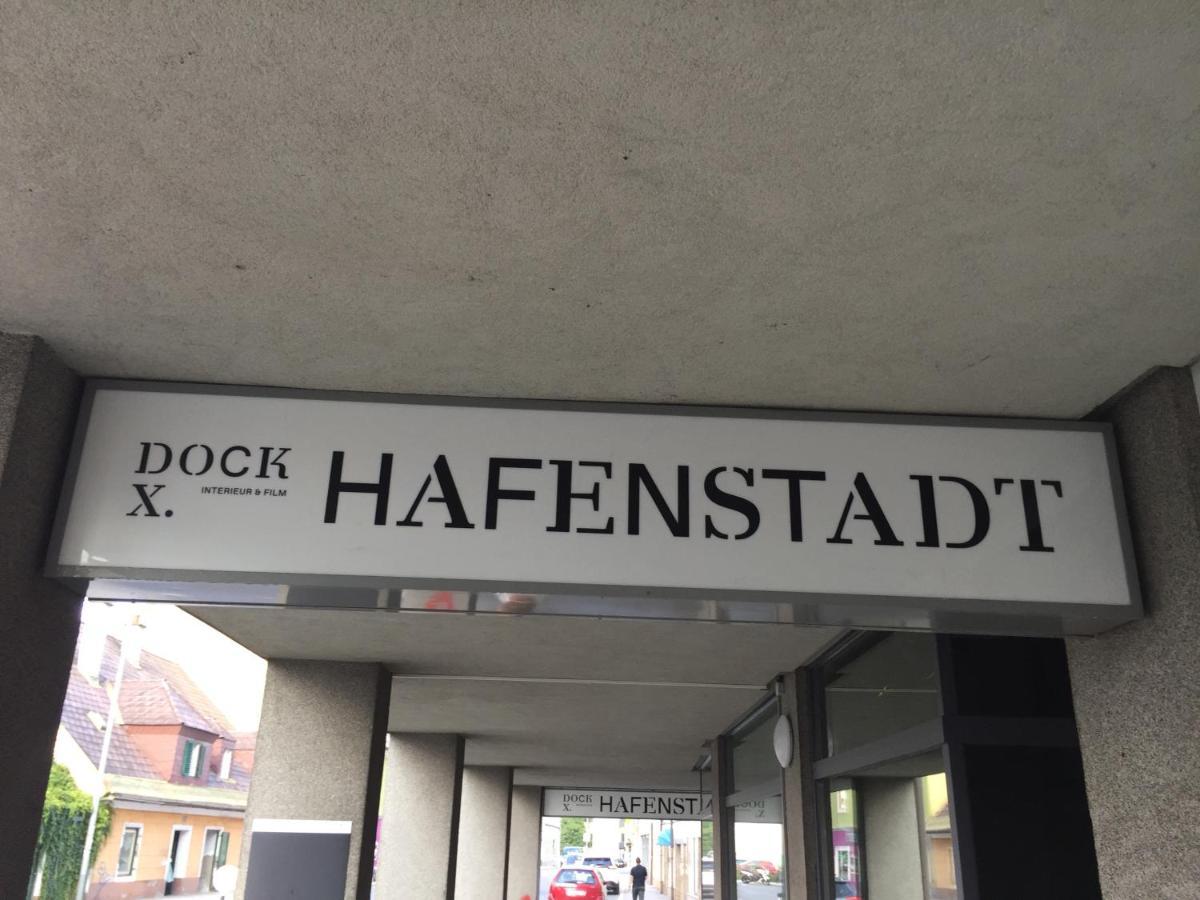 Hafen Dock 5 *